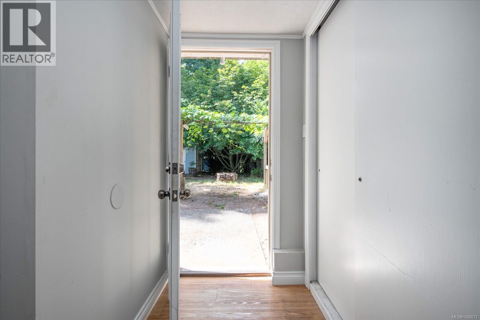 261 Villa Rd - 14