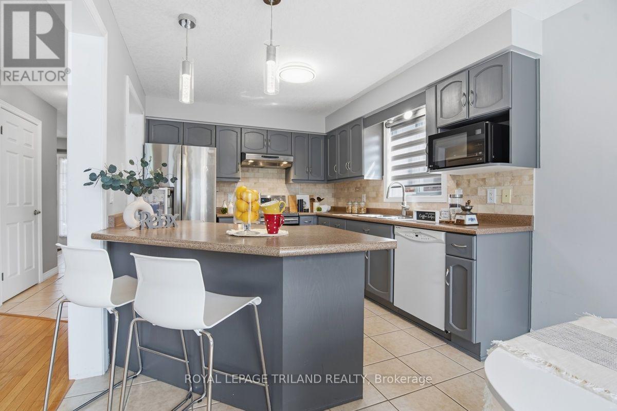 713 THISTLEWOOD DRIVE - 11