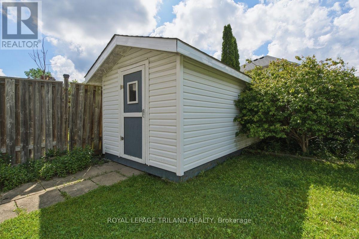 713 THISTLEWOOD DRIVE - 44
