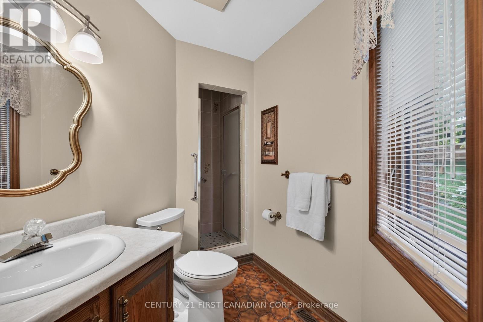 27 STIRRUP COURT - 17
