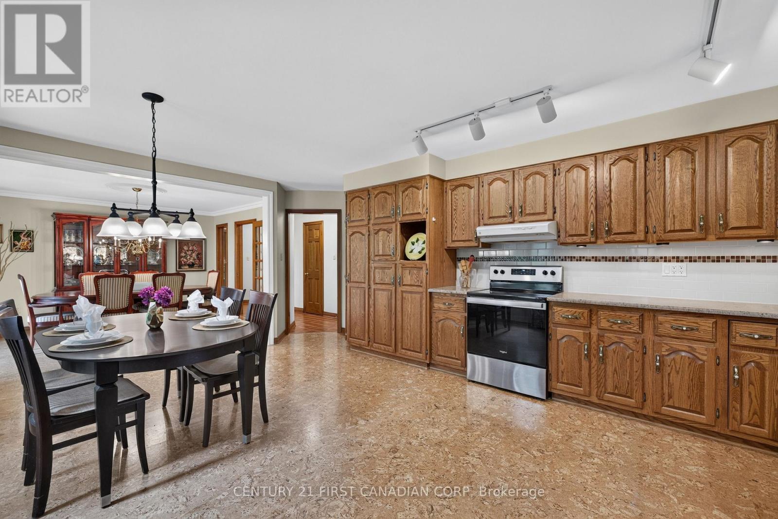 27 STIRRUP COURT - 20