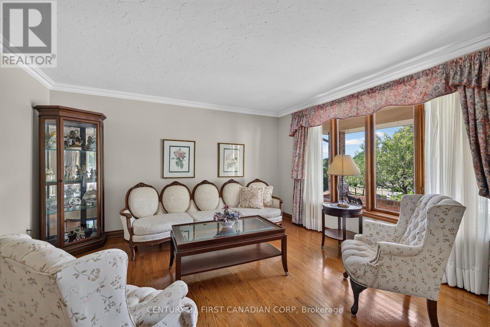 27 STIRRUP COURT - 7