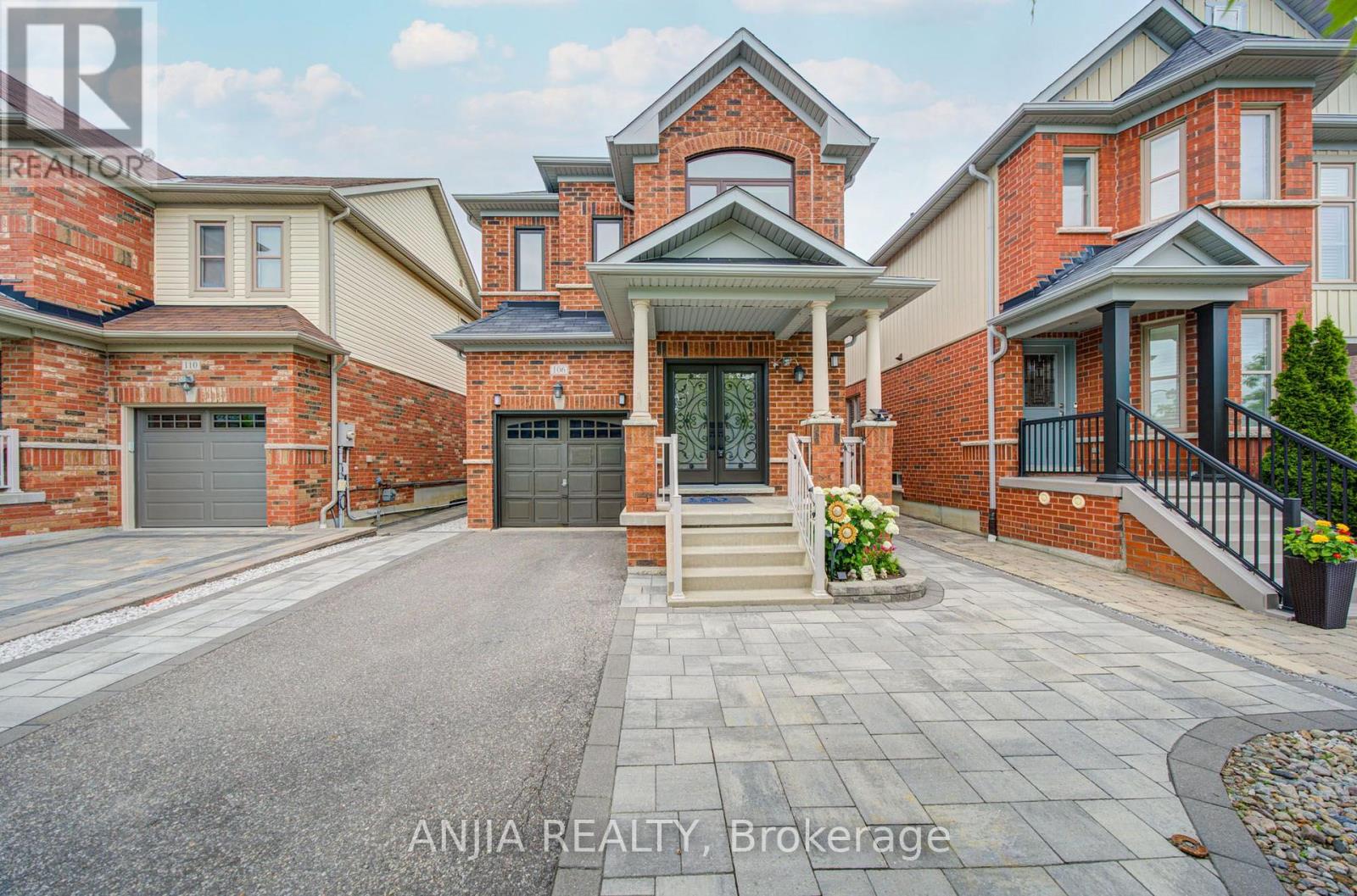 106 VERA LYNN CRESCENT - 1