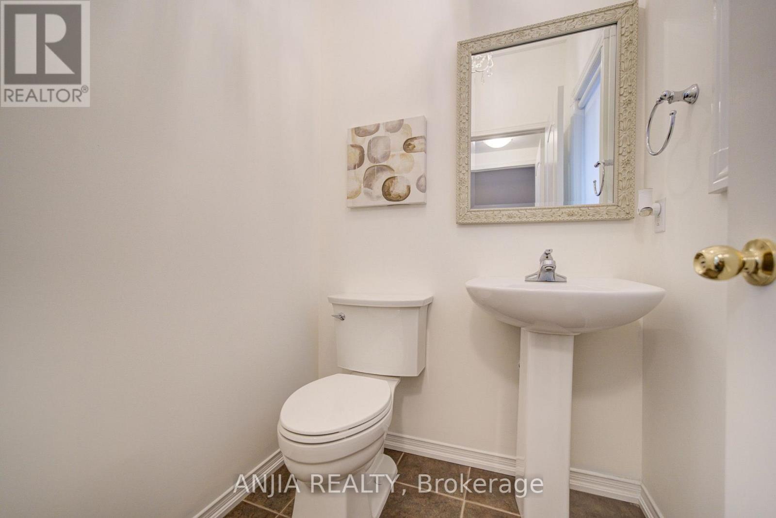 106 VERA LYNN CRESCENT - 12