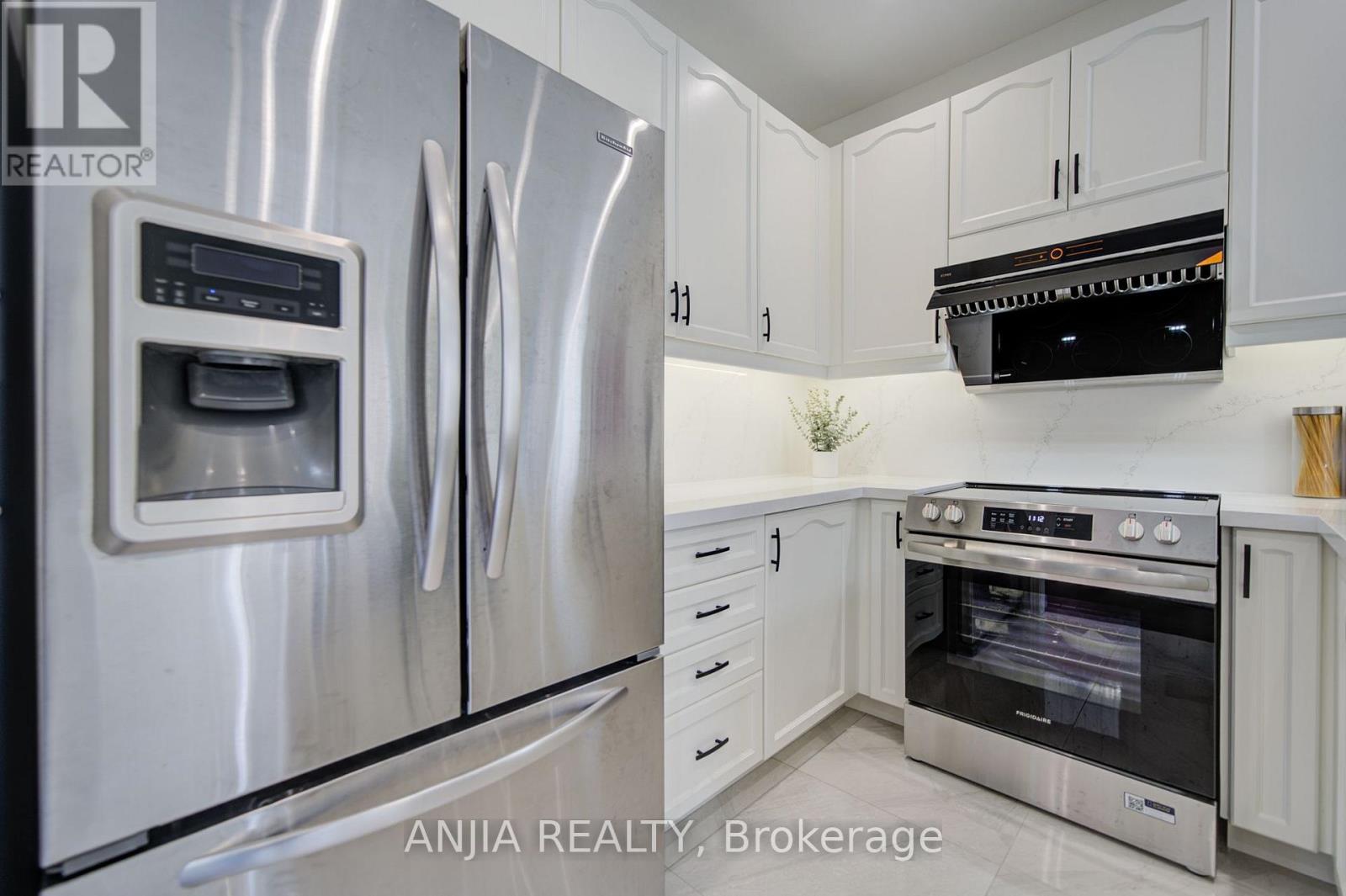 106 VERA LYNN CRESCENT - 15