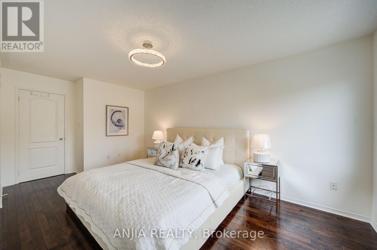 106 VERA LYNN CRESCENT - 21