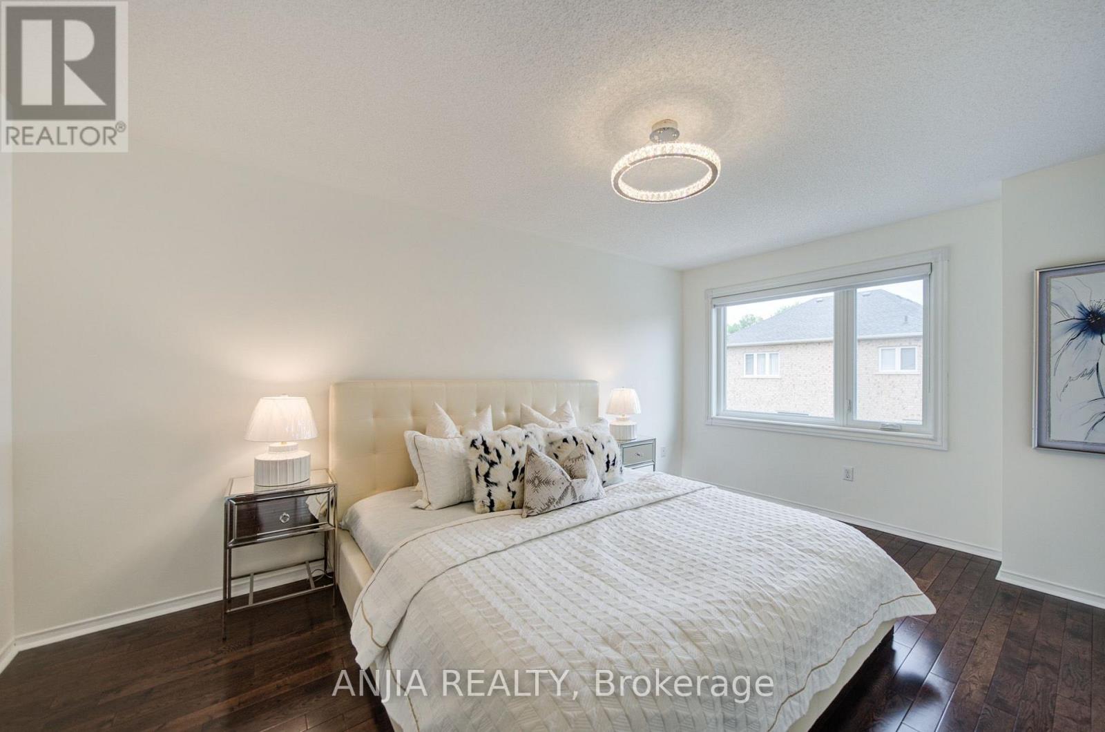 106 VERA LYNN CRESCENT - 22