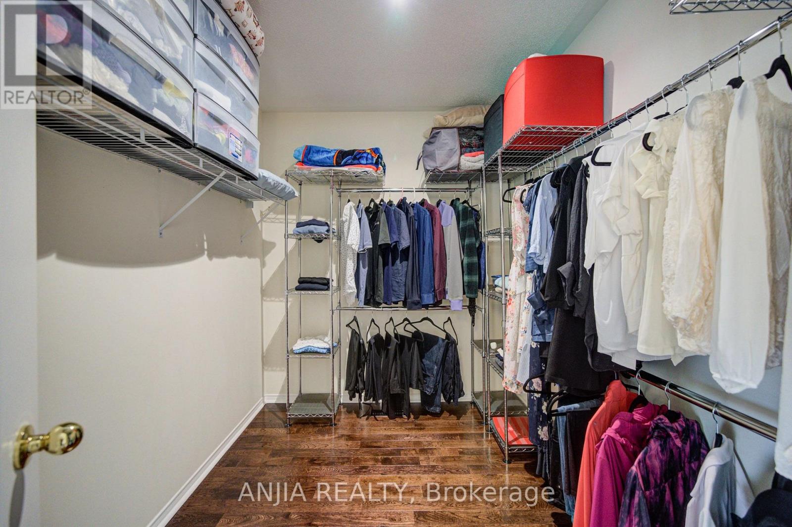 106 VERA LYNN CRESCENT - 23