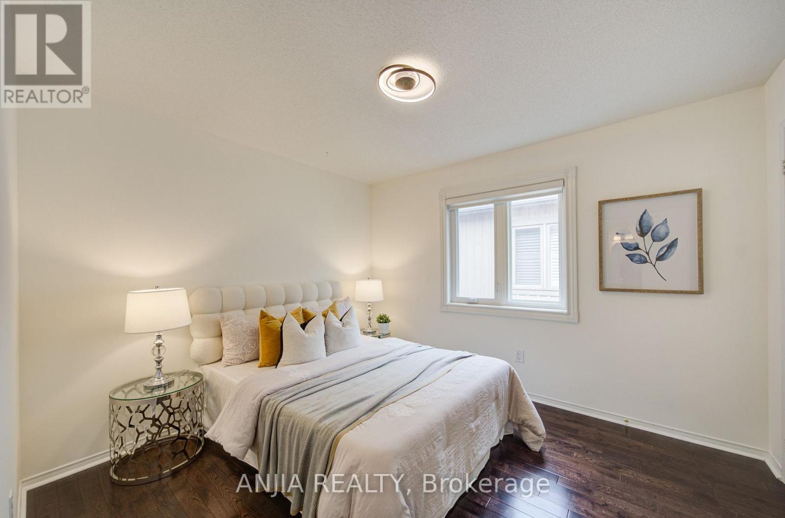 106 VERA LYNN CRESCENT - 26