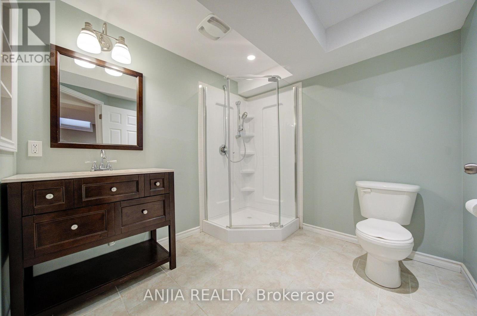 106 VERA LYNN CRESCENT - 36