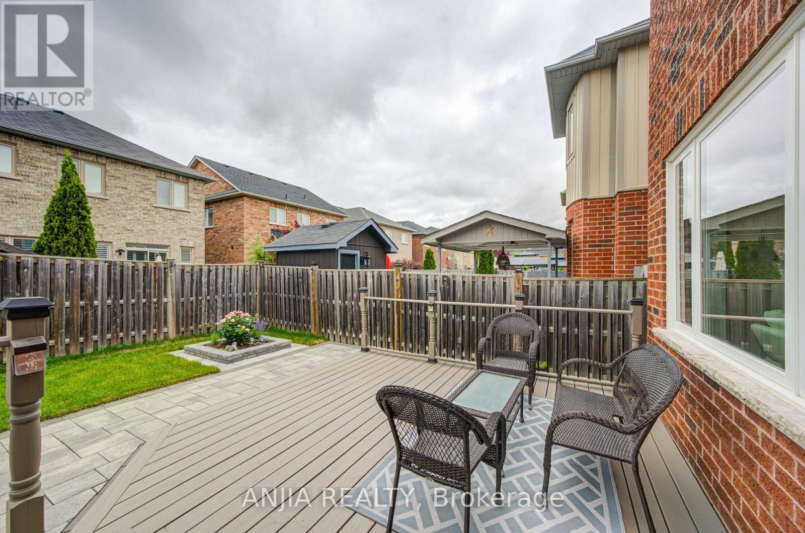 106 VERA LYNN CRESCENT - 38