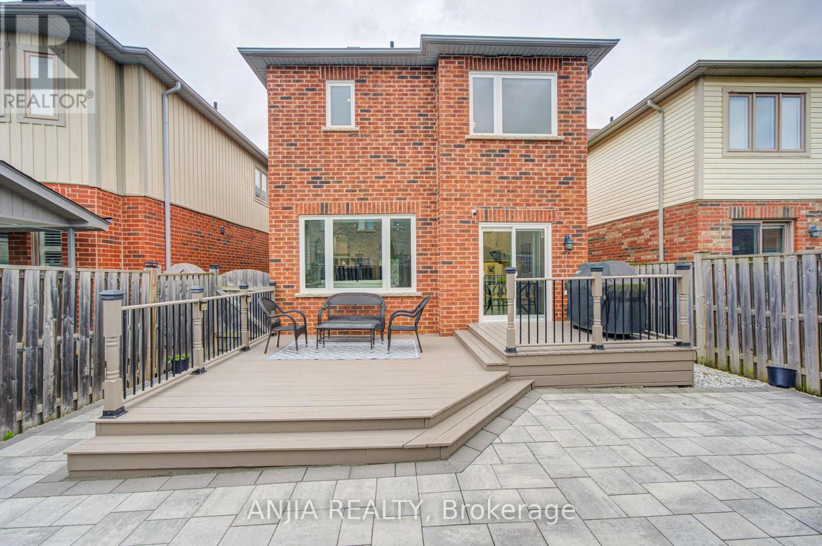 106 VERA LYNN CRESCENT - 41