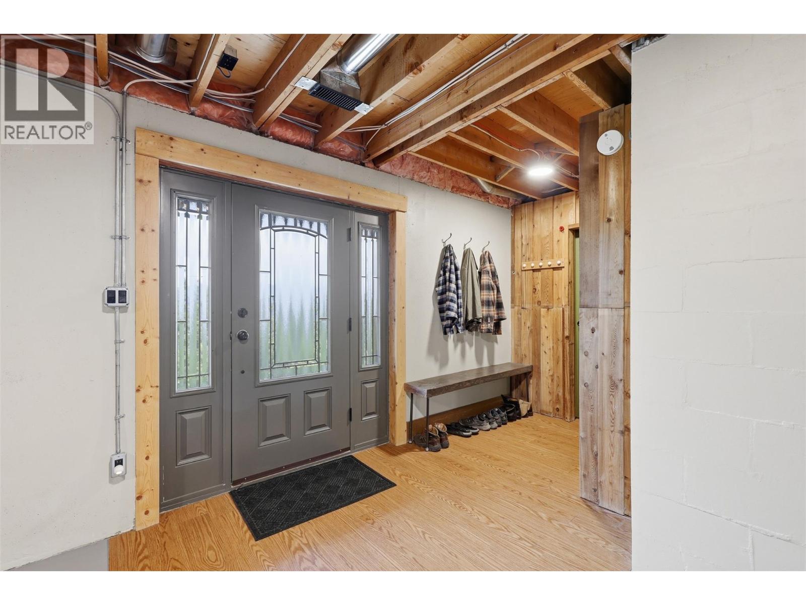 1135 CLEARVIEW Drive - 8