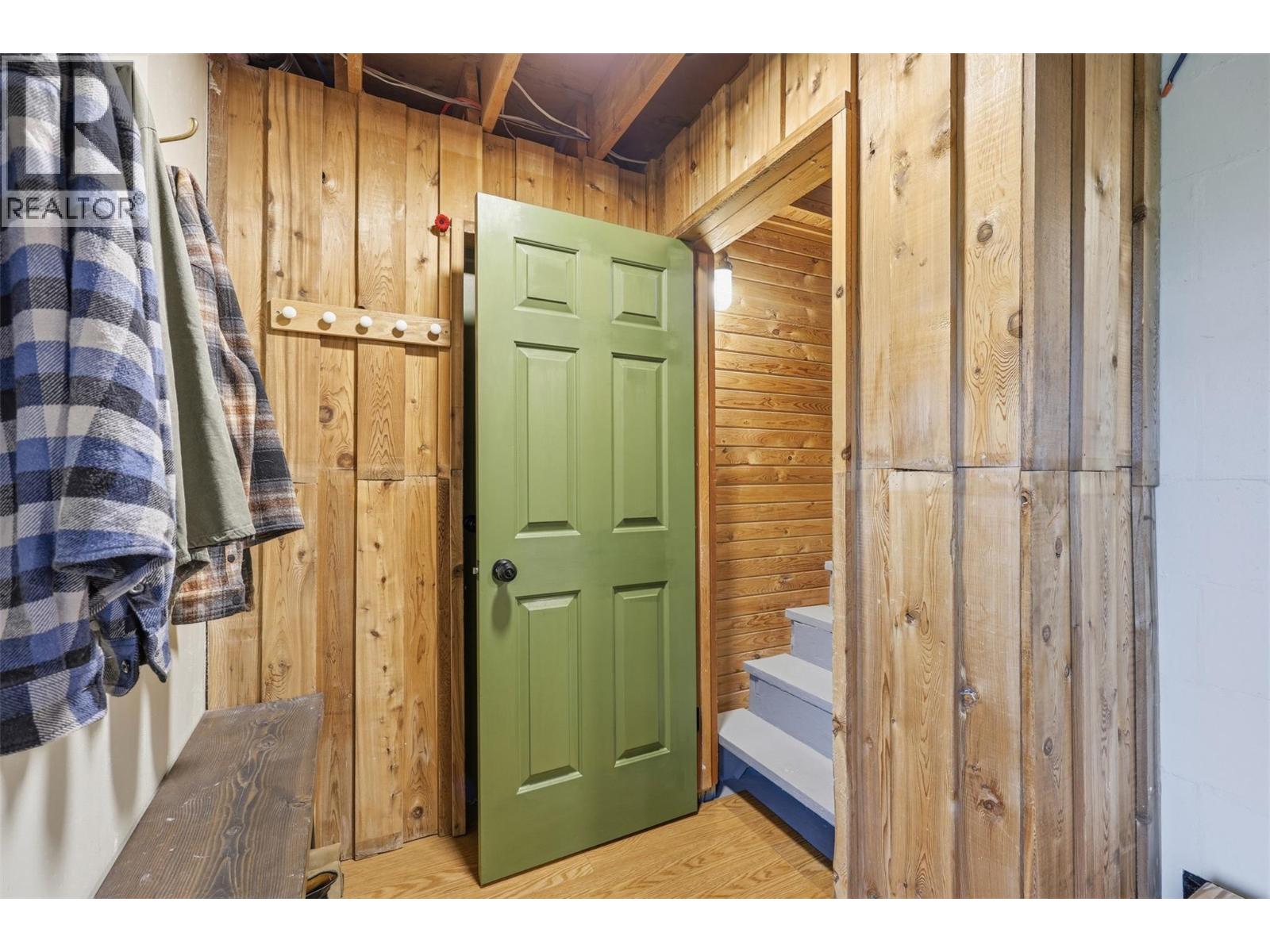 1135 CLEARVIEW Drive - Image 9