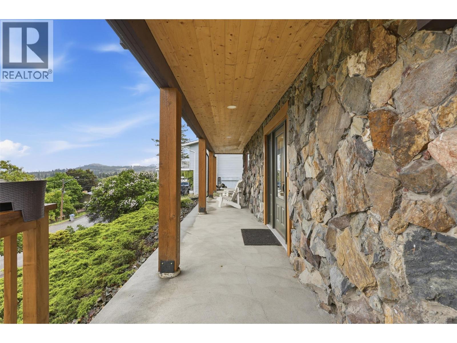 1135 CLEARVIEW Drive - Image 5