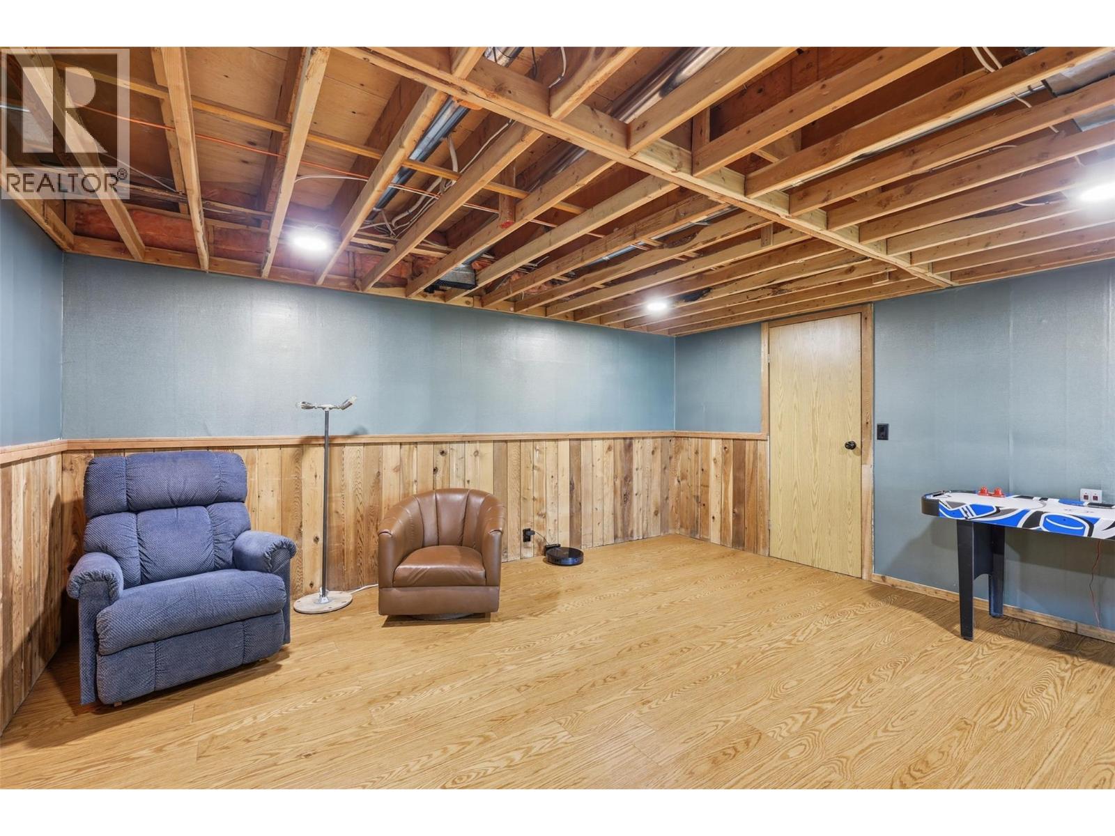 1135 CLEARVIEW Drive - 46