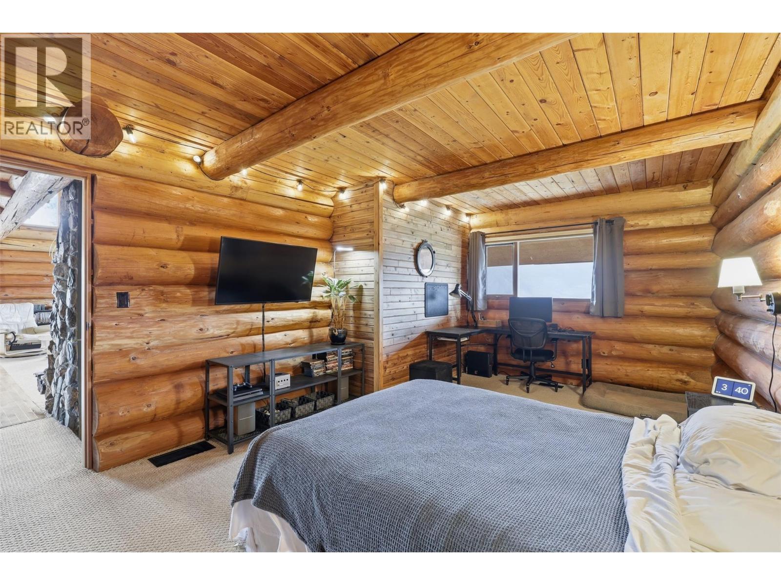 1135 CLEARVIEW Drive - 23
