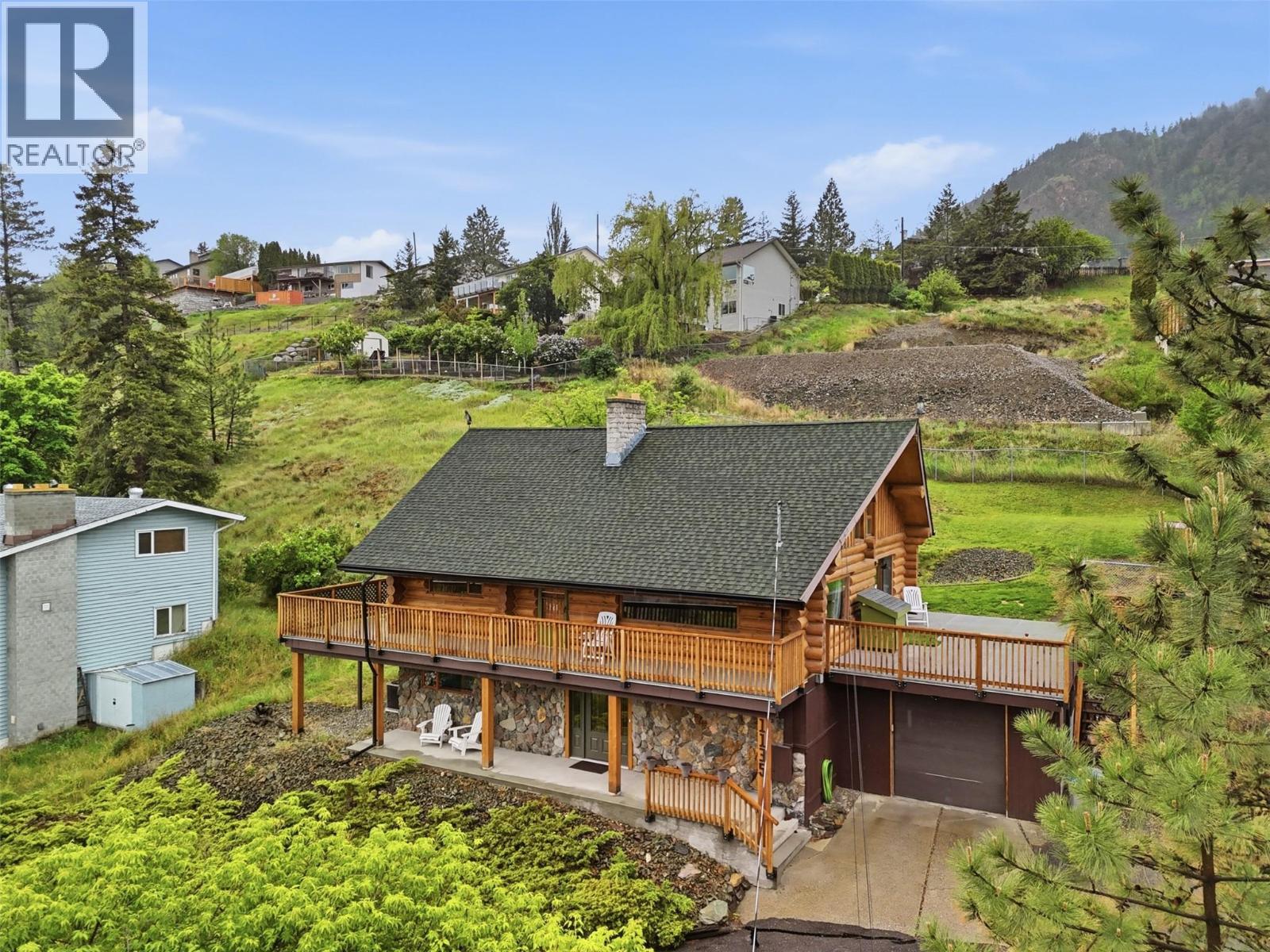 1135 CLEARVIEW Drive - Image 3