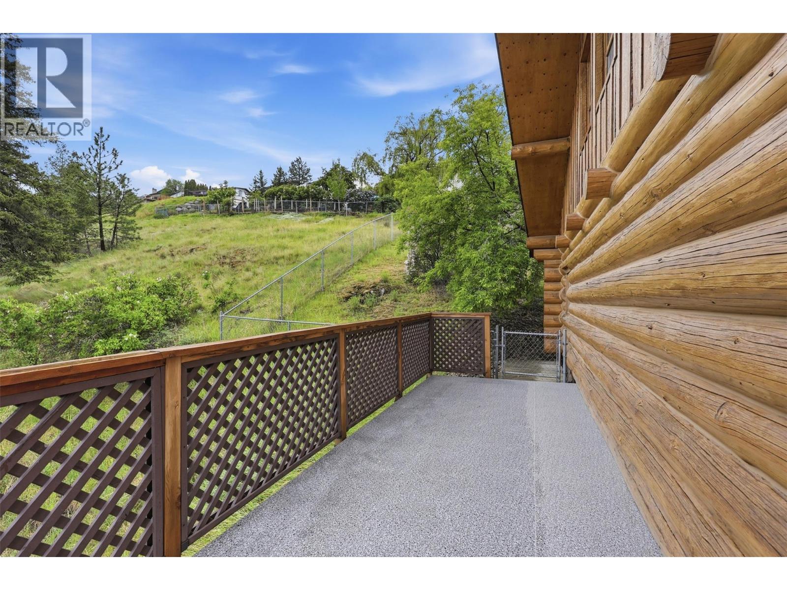 1135 CLEARVIEW Drive - 32