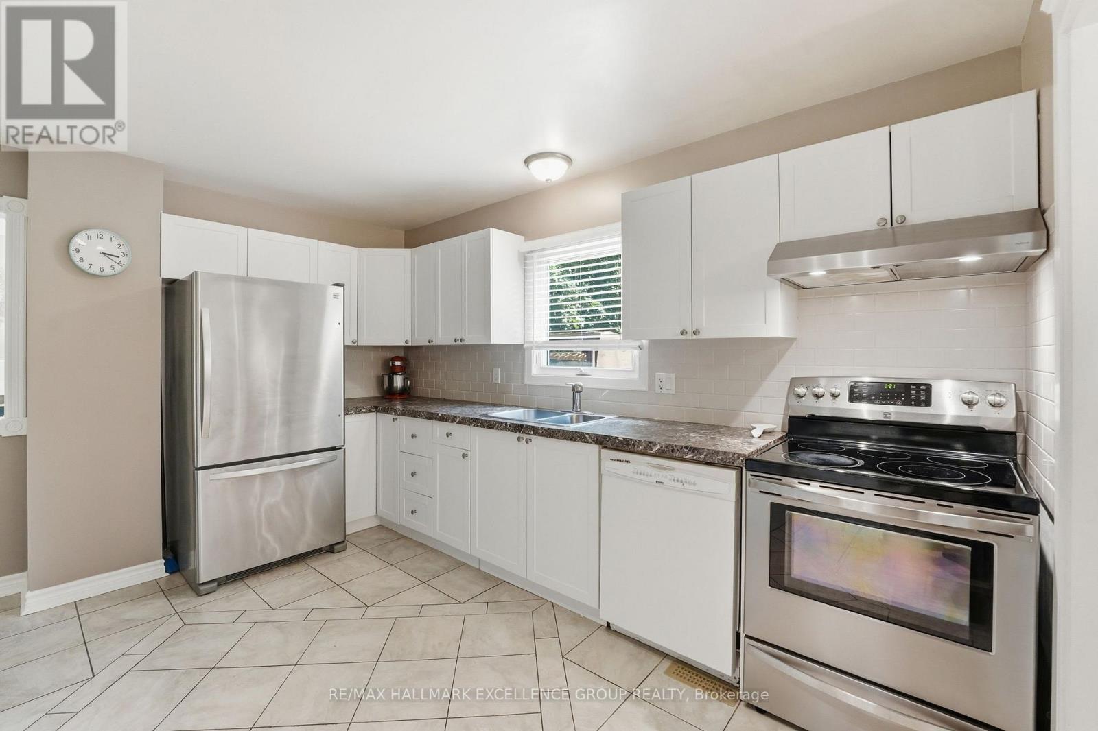 6126 VINEYARD DRIVE, Ottawa. Luxury613. By Peter Sagos - Image 16