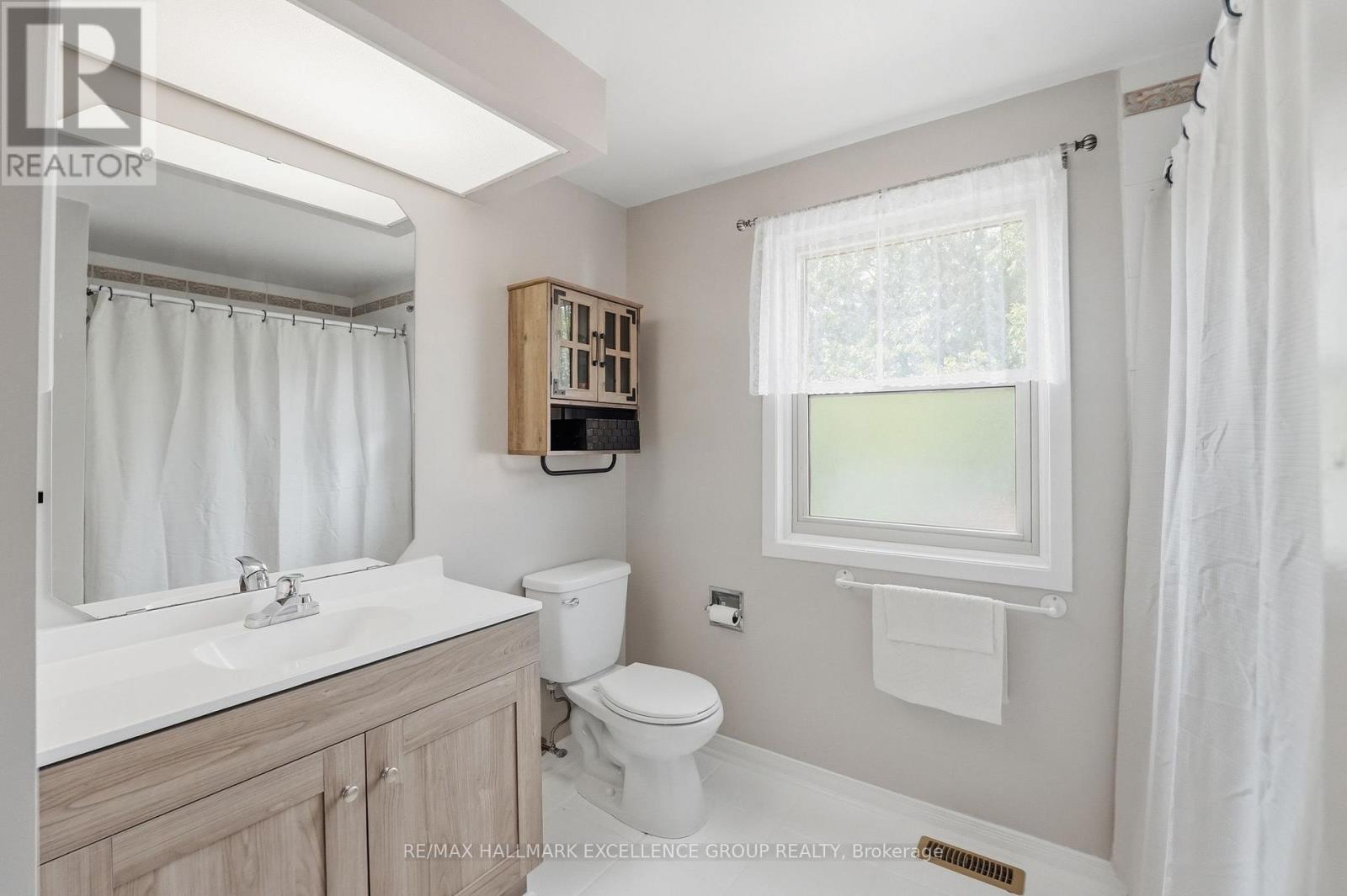 6126 VINEYARD DRIVE, Ottawa. Luxury613. By Peter Sagos - Image 34
