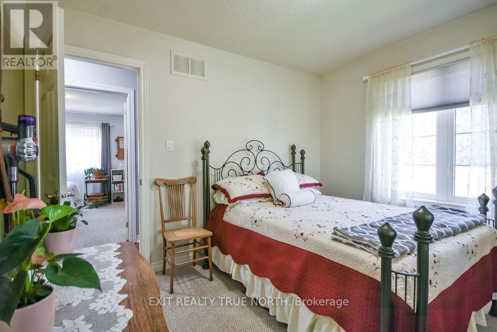 32 GRAHAM STREET - 16