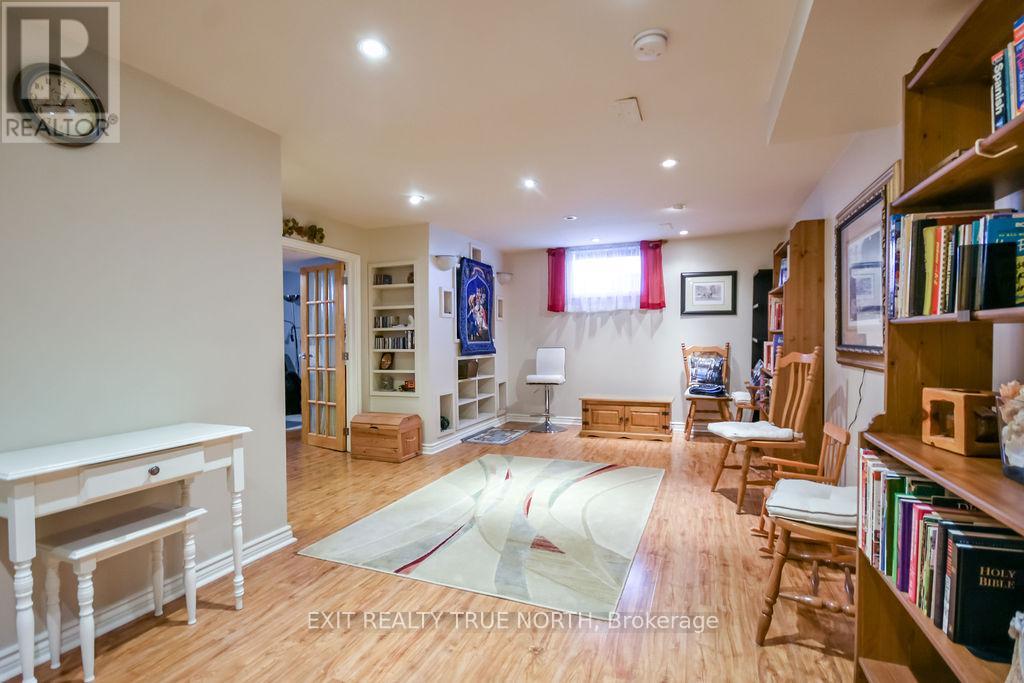 32 GRAHAM STREET - 23