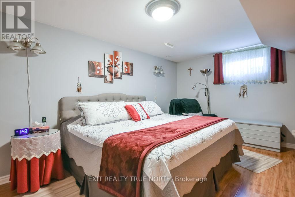 32 GRAHAM STREET - 25
