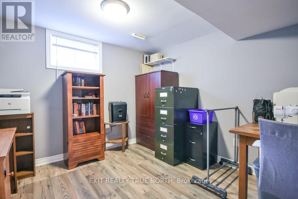 32 GRAHAM STREET - 28