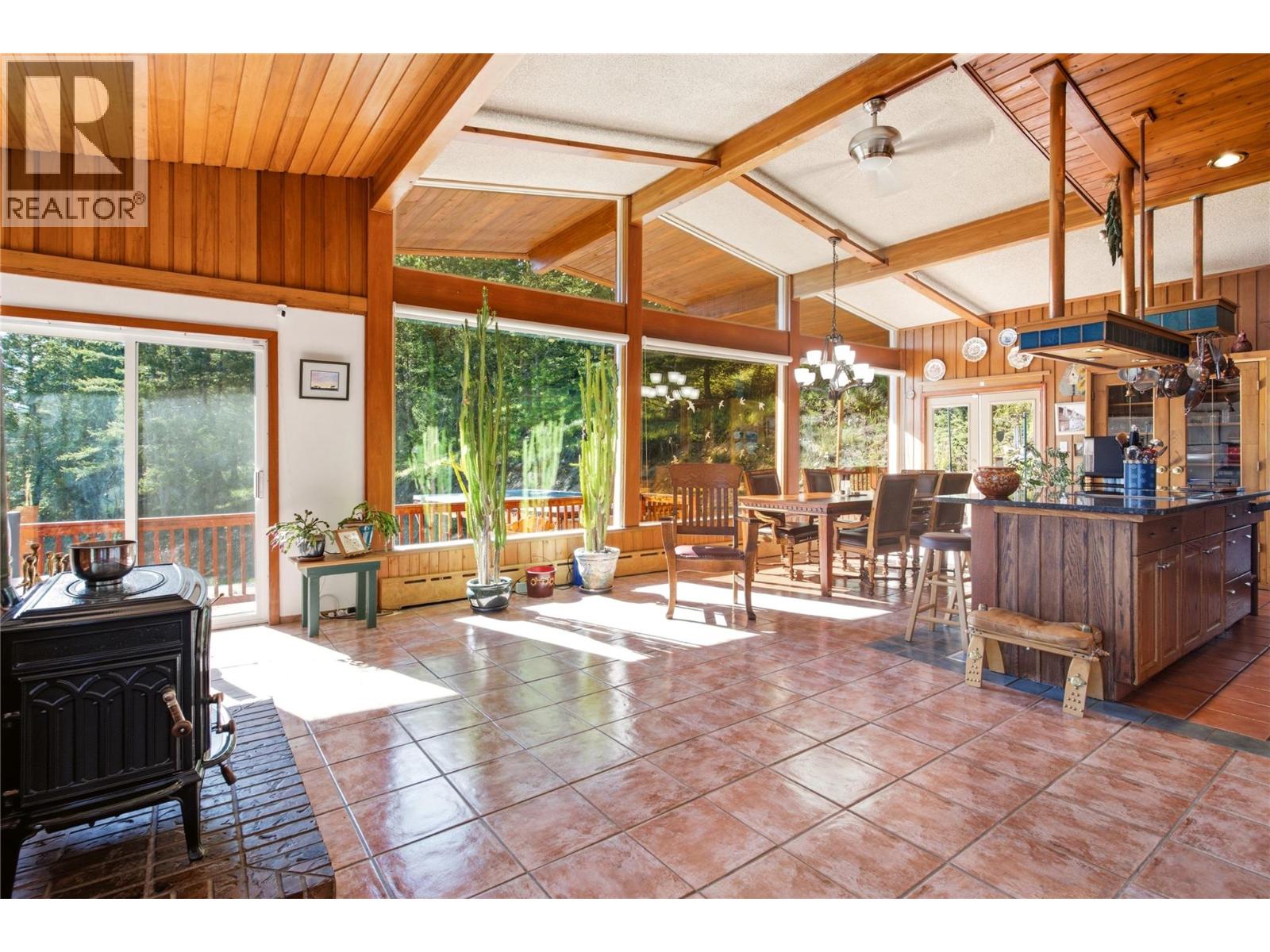 8130 SUN VALLEY Road - 8