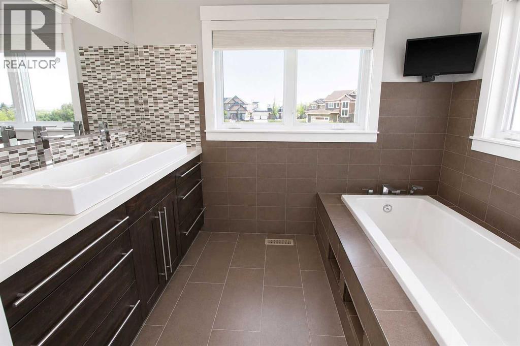 Listing photo – 378 Webster Drive, Red Deer