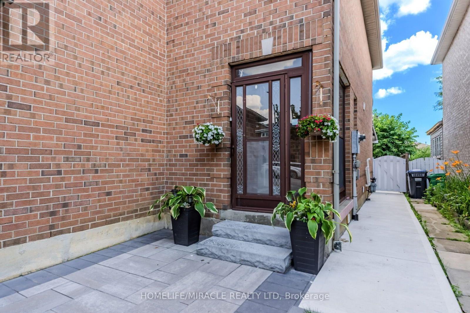 5591 WHISTLER CRESCENT - 5