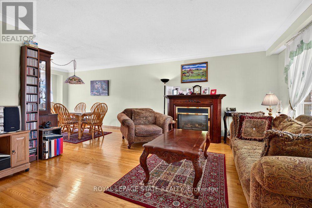 2440 CYPRUS AVENUE - 12