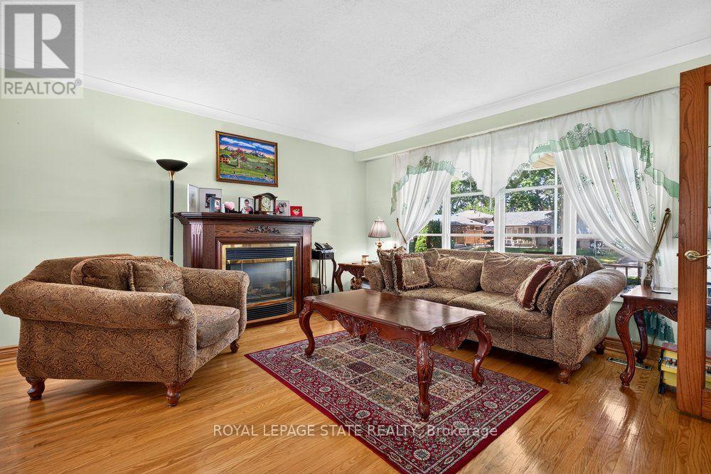 2440 CYPRUS AVENUE - 13