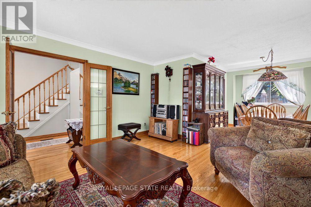 2440 CYPRUS AVENUE - 14