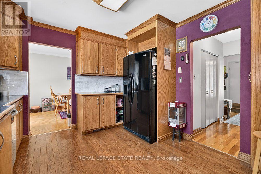 2440 CYPRUS AVENUE - 17