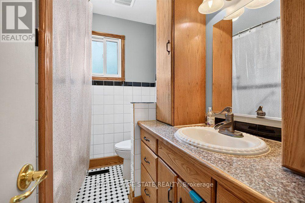 2440 CYPRUS AVENUE - 24