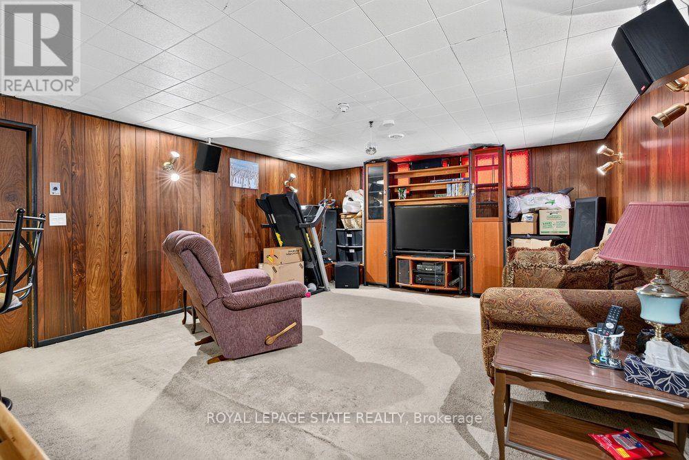 2440 CYPRUS AVENUE - 25