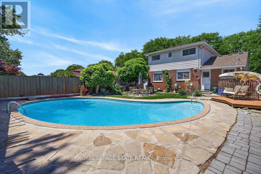 2440 CYPRUS AVENUE - 28