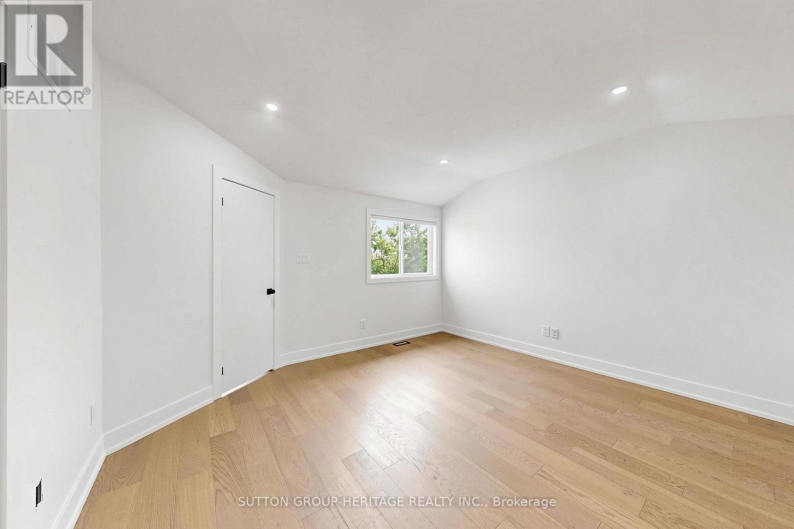 1 SHERWOOD STREET - 18
