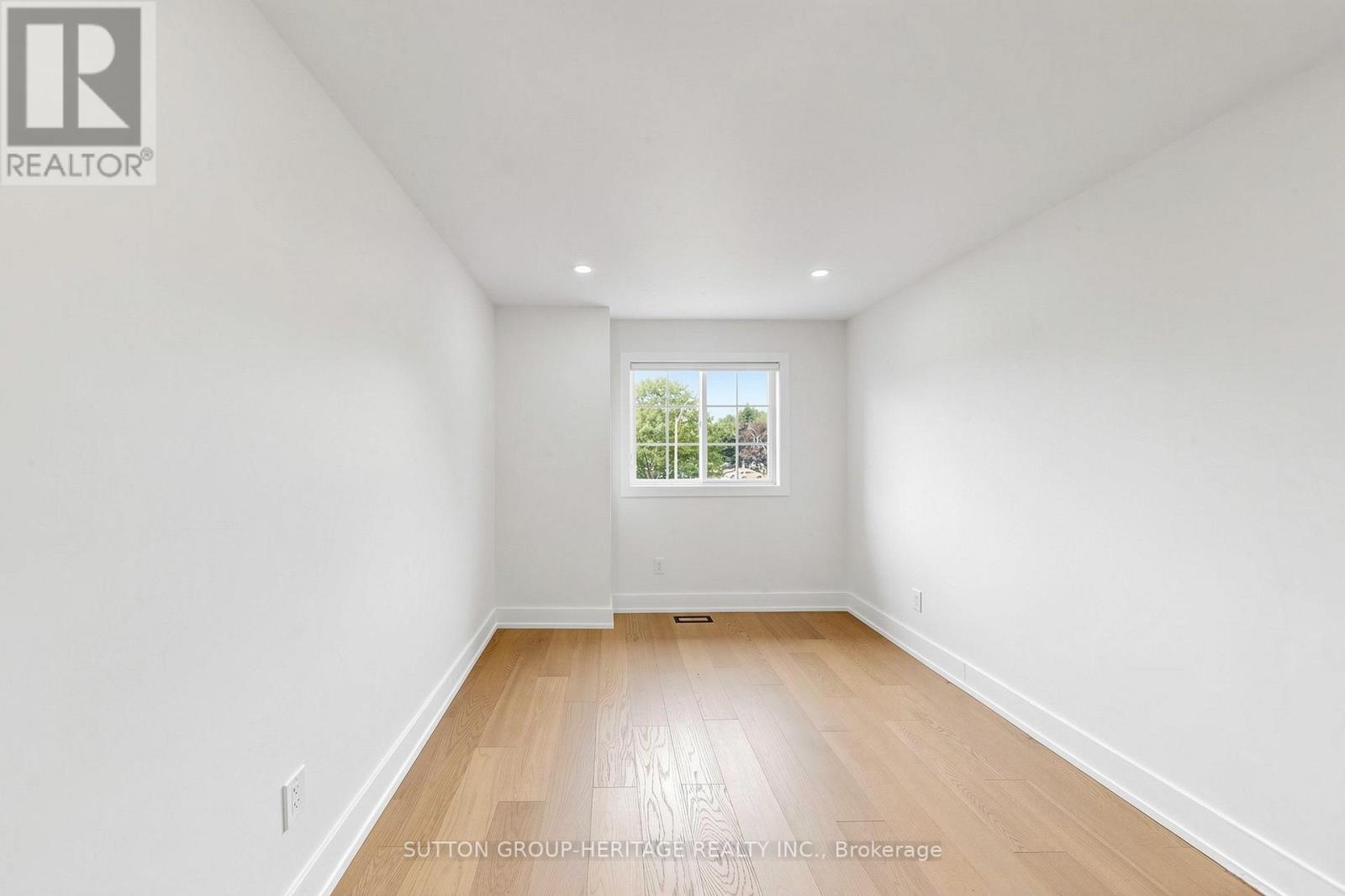 1 SHERWOOD STREET - 23