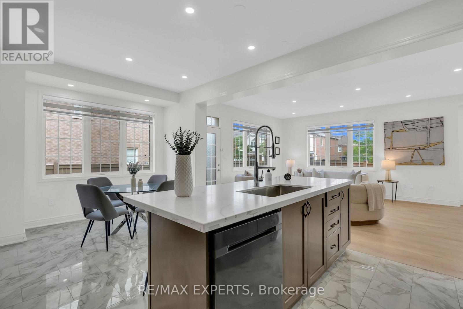 1253 DUIGNAN CRESCENT - 15