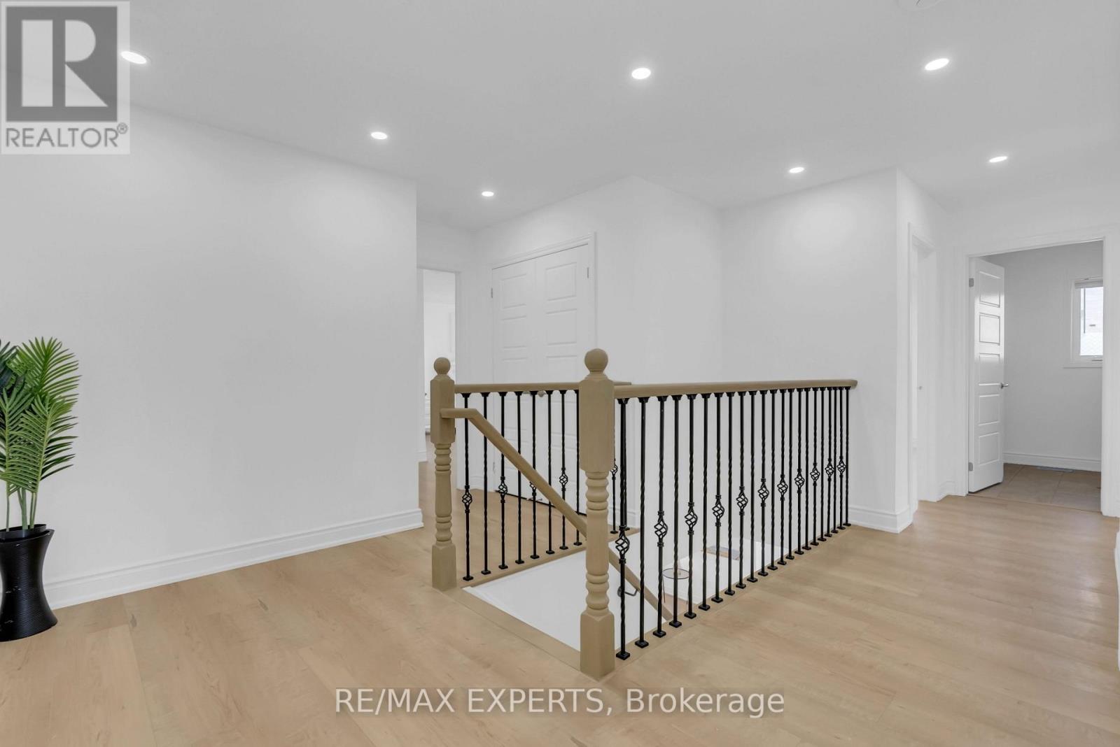1253 DUIGNAN CRESCENT - 21