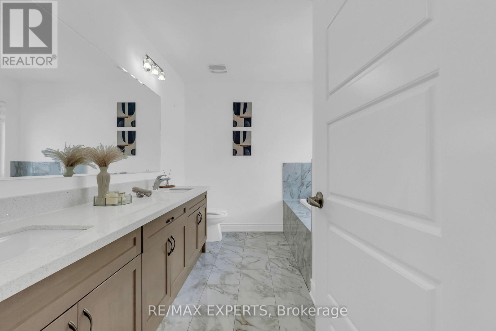 1253 DUIGNAN CRESCENT - 26