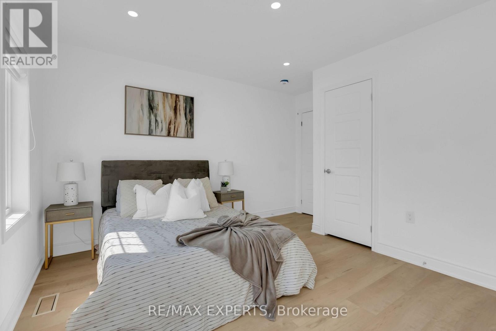 1253 DUIGNAN CRESCENT - 27