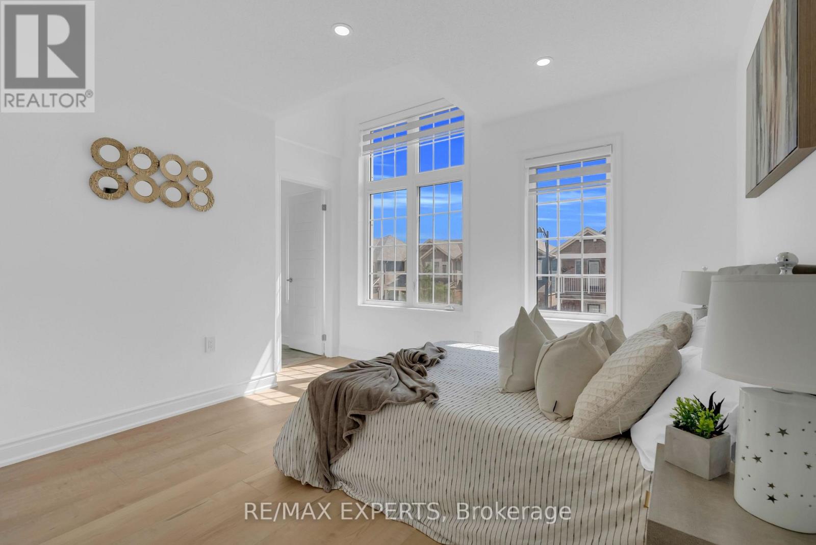1253 DUIGNAN CRESCENT - 28