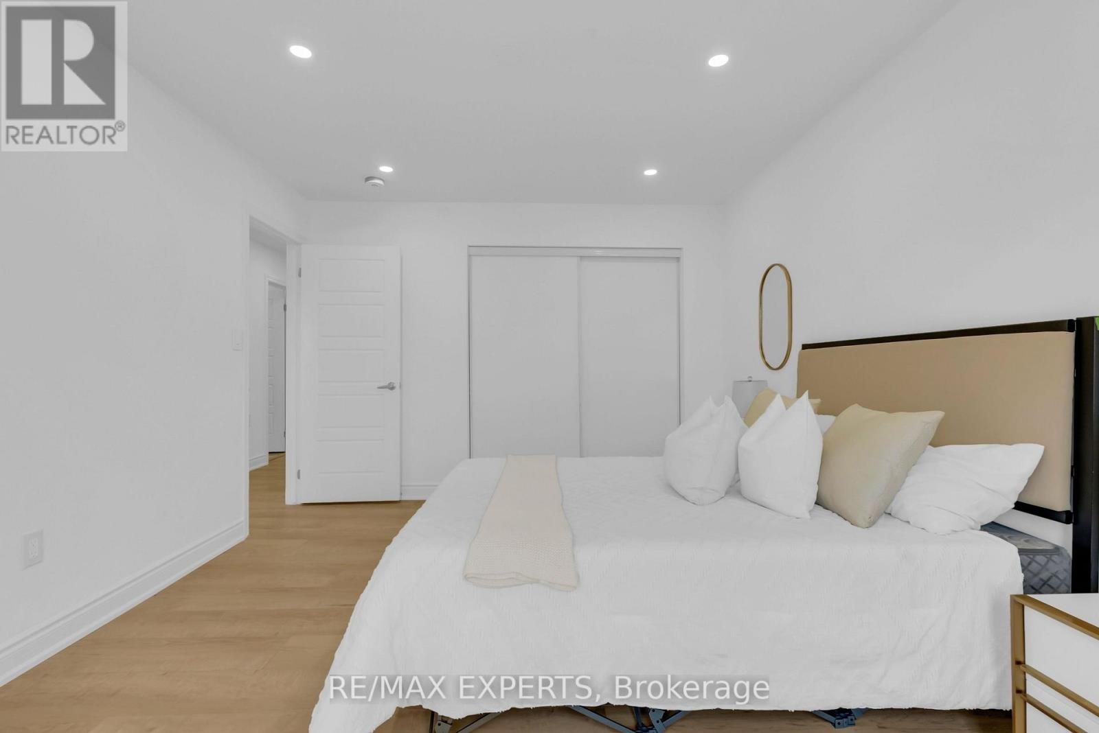 1253 DUIGNAN CRESCENT - 34