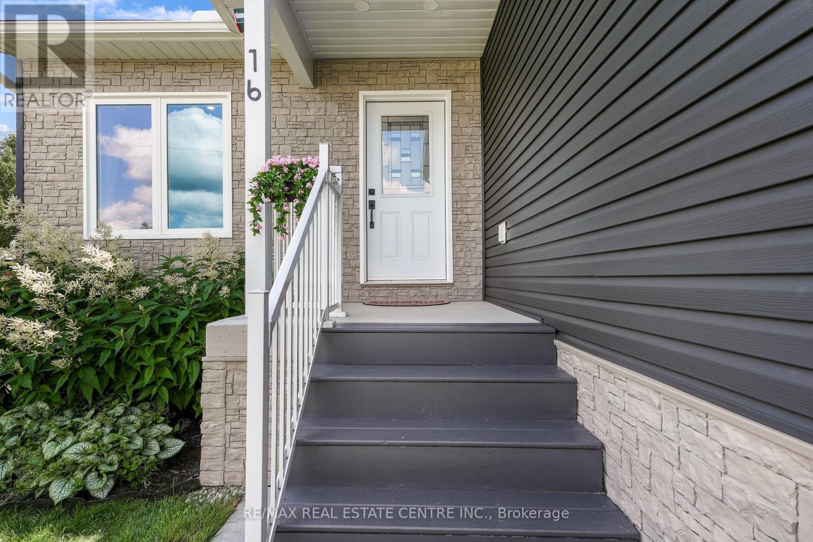 16 WILLIAMS DRIVE - 3