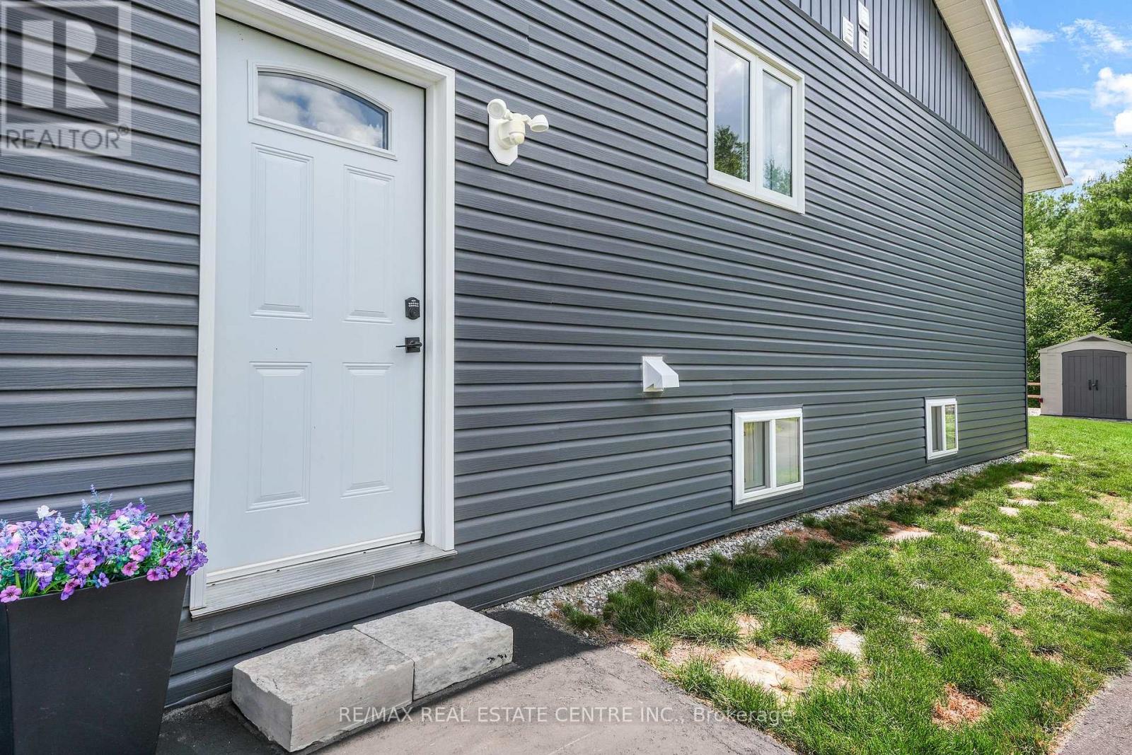 16 WILLIAMS DRIVE - 35