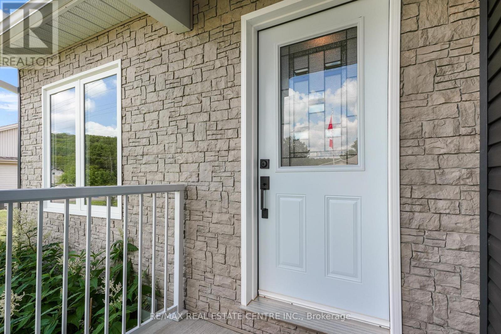 16 WILLIAMS DRIVE - 4